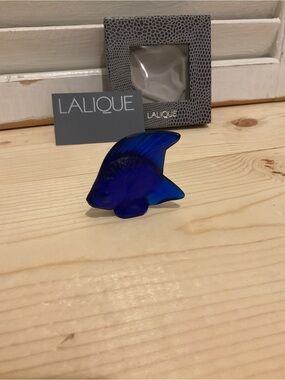 LALIQUE Cachet Poisson Blue Cap Ferrat Fish Figurine -  Sculpture